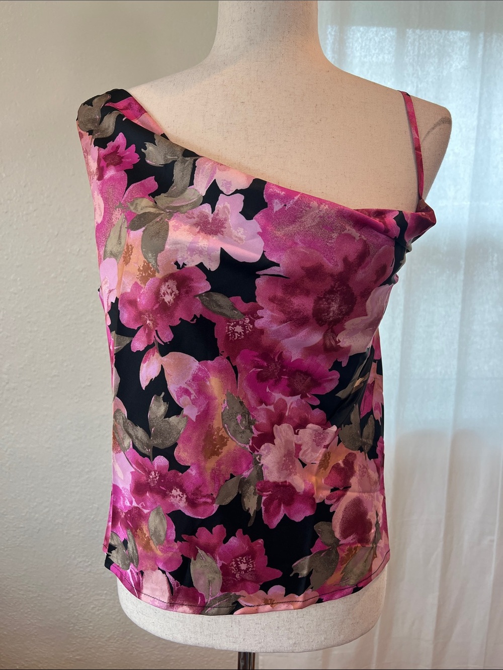 Gilli Pink Floral Satin Asymmetrical Cowl neck Top. Size S. NWT